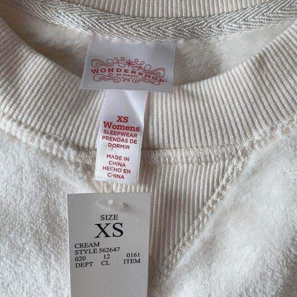 🆕 Target Snowflake Fleece Sweatshirt XS New - Picture 2 of 3